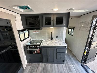 2026 Coachmen Apex Ultra-Lite 246BARV - Photo 24 - Goshen, IN 46526