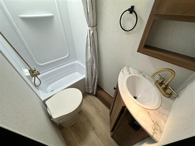 2026 Coachmen Apex Nano 228BHS   - Photo 26 - Goshen, IN 46526