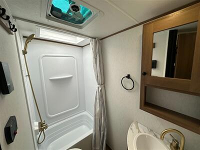 2026 Coachmen Apex Nano 228BHS   - Photo 27 - Goshen, IN 46526