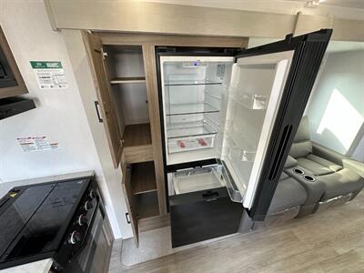 2026 Coachmen Freedom Express Ultra Lite 245RKS - Photo 14 - Goshen, IN 46526