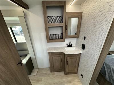 2026 Coachmen Freedom Express Ultra Lite 245RKS - Photo 20 - Goshen, IN 46526