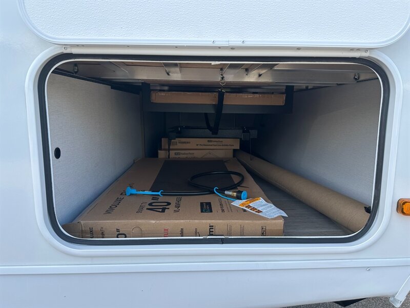 2026 Coachmen Freedom Express Ultra Lite 245RKS - Photo 8 - Goshen, IN 46526