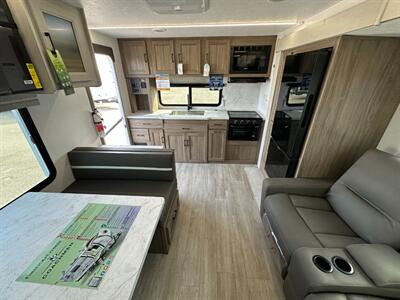 2026 Coachmen Freedom Express Ultra Lite 245RKS - Photo 11 - Goshen, IN 46526