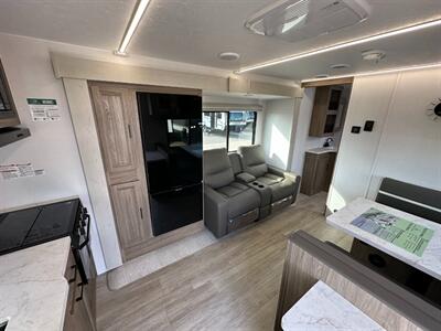 2026 Coachmen Freedom Express Ultra Lite 245RKS - Photo 9 - Goshen, IN 46526