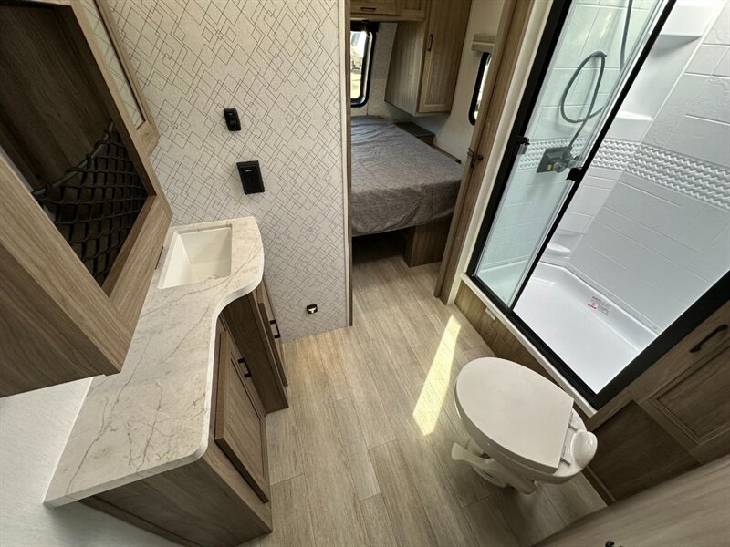 2026 Coachmen Freedom Express Ultra Lite 245RKS - Photo 18 - Goshen, IN 46526