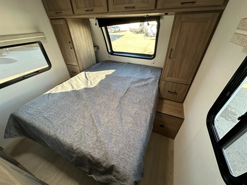 2026 Coachmen Freedom Express Ultra Lite 326BHDS - Photo 24 - Goshen, IN 46526