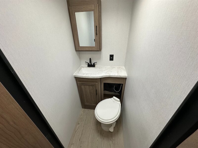 2026 Coachmen Freedom Express Ultra Lite 326BHDS - Photo 23 - Goshen, IN 46526