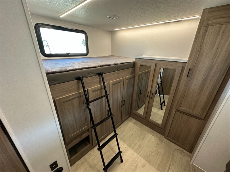 2026 Coachmen Freedom Express Ultra Lite 326BHDS - Photo 18 - Goshen, IN 46526