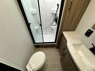 2026 Coachmen Freedom Express Ultra Lite 326BHDS - Photo 27 - Goshen, IN 46526