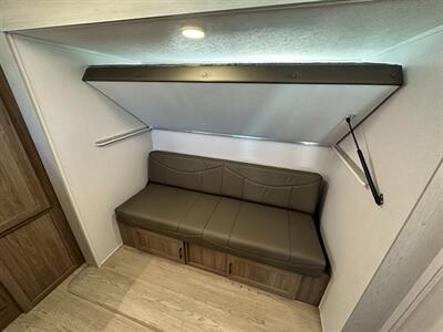 2026 Coachmen Freedom Express Ultra Lite 326BHDS - Photo 19 - Goshen, IN 46526