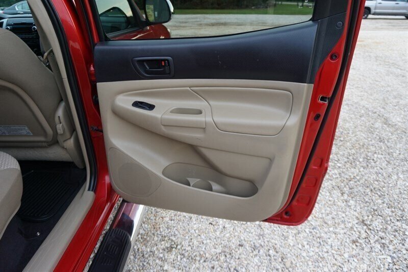 2012 Toyota Tacoma PreRunner SR5 - Photo 30 - Bogalusa, LA 70427