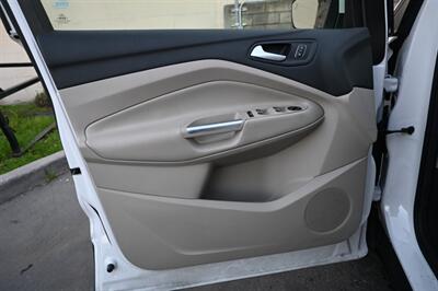 2017 Ford Escape SE   - Photo 17 - Norwalk, CA 90650-2241