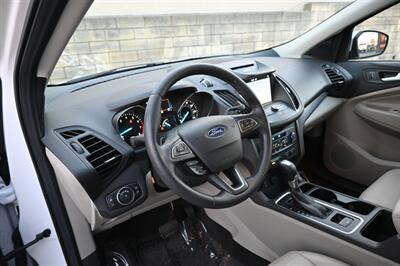 2017 Ford Escape SE   - Photo 24 - Norwalk, CA 90650-2241