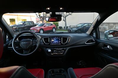 2020 Chrysler Pacifica Hybrid Limited Red S   - Photo 42 - Norwalk, CA 90650-2241