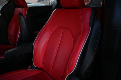 2020 Chrysler Pacifica Hybrid Limited Red S   - Photo 38 - Norwalk, CA 90650-2241