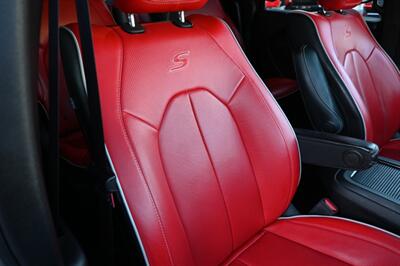 2020 Chrysler Pacifica Hybrid Limited Red S   - Photo 55 - Norwalk, CA 90650-2241