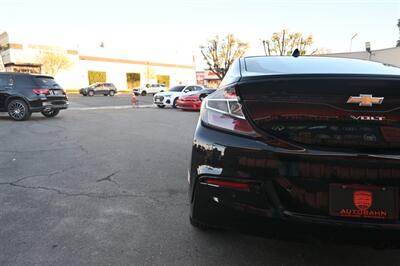 2018 Chevrolet Volt Premier   - Photo 9 - Norwalk, CA 90650-2241
