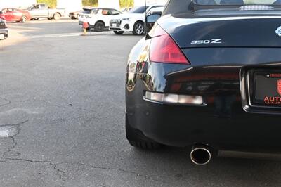 2004 Nissan 350Z Touring - Photo 9 - Norwalk, CA 90650-2241