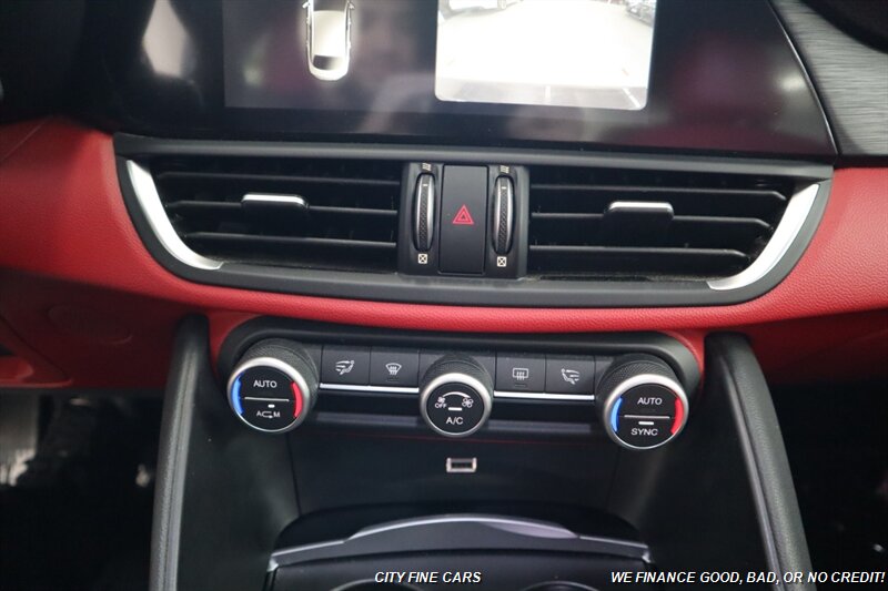 2018 Alfa Romeo Giulia - Photo 22 - Panorama City, CA 91402