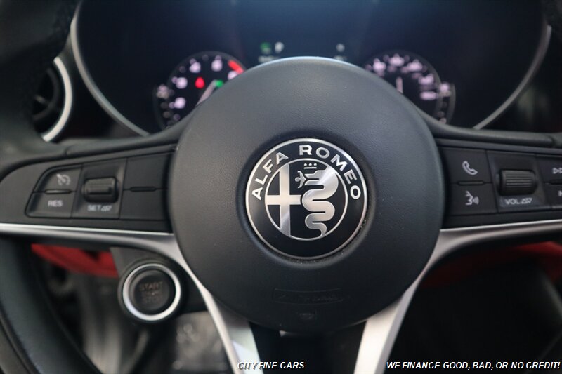 2018 Alfa Romeo Giulia - Photo 17 - Panorama City, CA 91402