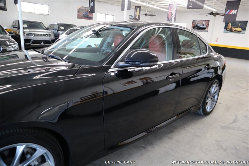 2018 Alfa Romeo Giulia - Photo 5 - Panorama City, CA 91402