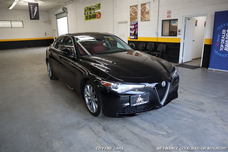 2018 Alfa Romeo Giulia - Photo 13 - Panorama City, CA 91402