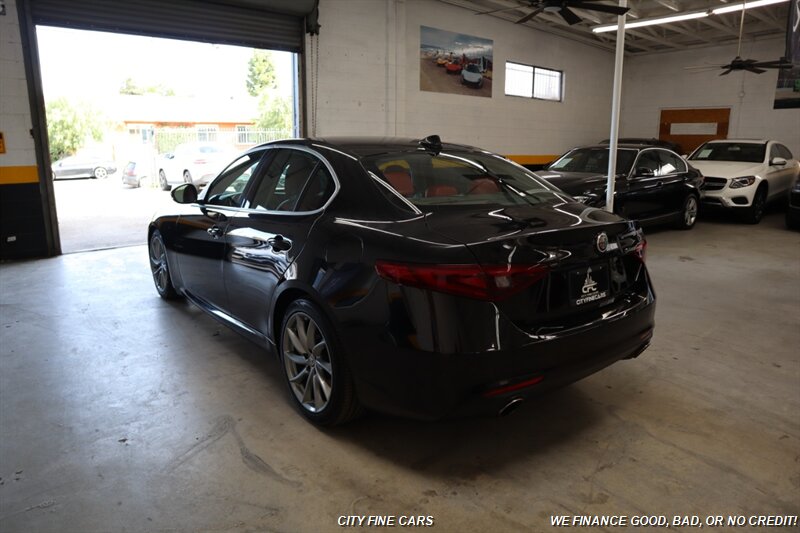 2018 Alfa Romeo Giulia - Photo 7 - Panorama City, CA 91402