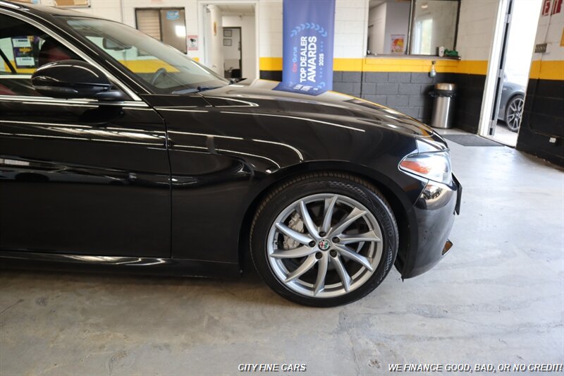 2018 Alfa Romeo Giulia - Photo 12 - Panorama City, CA 91402