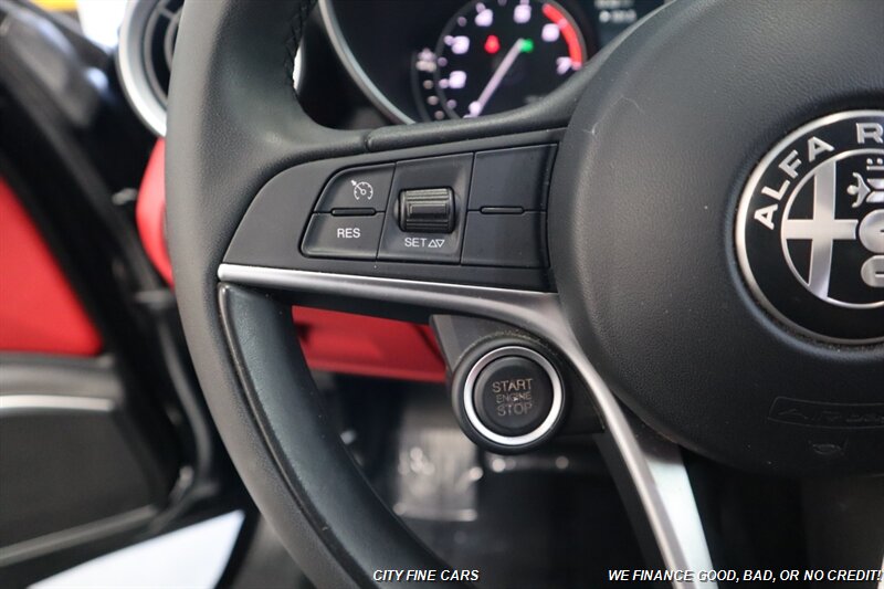 2018 Alfa Romeo Giulia - Photo 16 - Panorama City, CA 91402