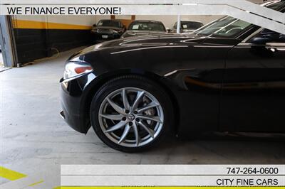 2018 Alfa Romeo Giulia - Photo 3 - Panorama City, CA 91402