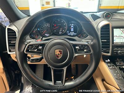 2016 Porsche Cayenne   - Photo 17 - Panorama City, CA 91402