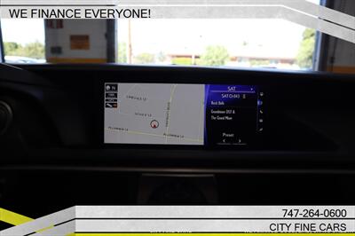 2020 Lexus IS   - Photo 19 - Panorama City, CA 91402