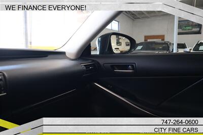2020 Lexus IS   - Photo 25 - Panorama City, CA 91402
