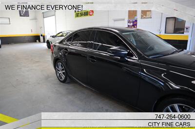 2020 Lexus IS   - Photo 10 - Panorama City, CA 91402