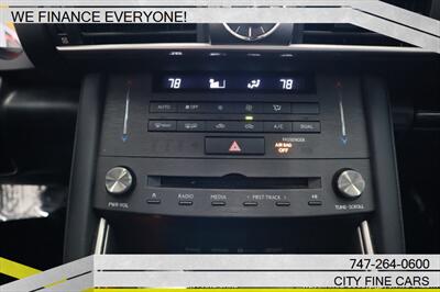 2020 Lexus IS   - Photo 21 - Panorama City, CA 91402