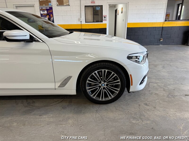 2020 BMW 530e iPerformance - Photo 12 - Panorama City, CA 91402