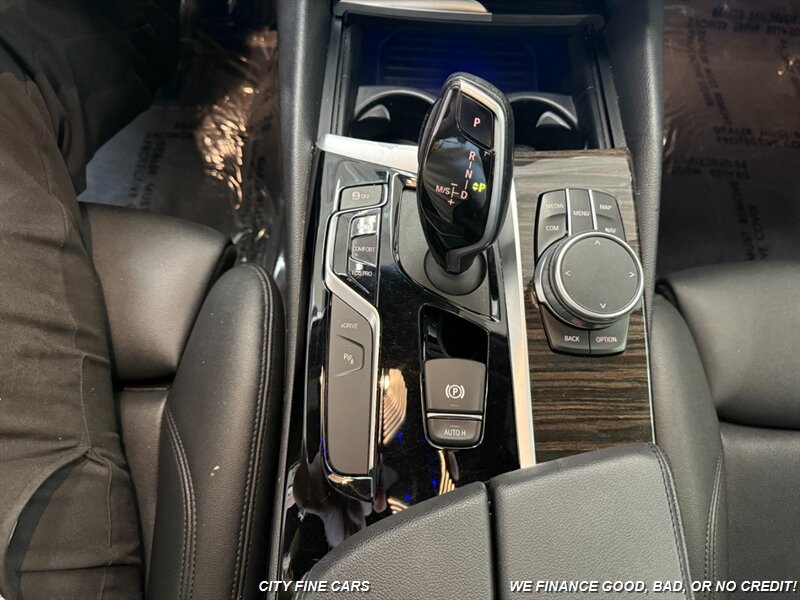 2020 BMW 530e iPerformance - Photo 23 - Panorama City, CA 91402