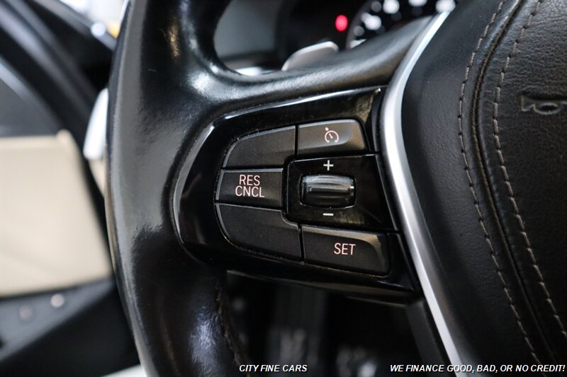 2019 BMW 530e iPerformance - Photo 15 - Panorama City, CA 91402