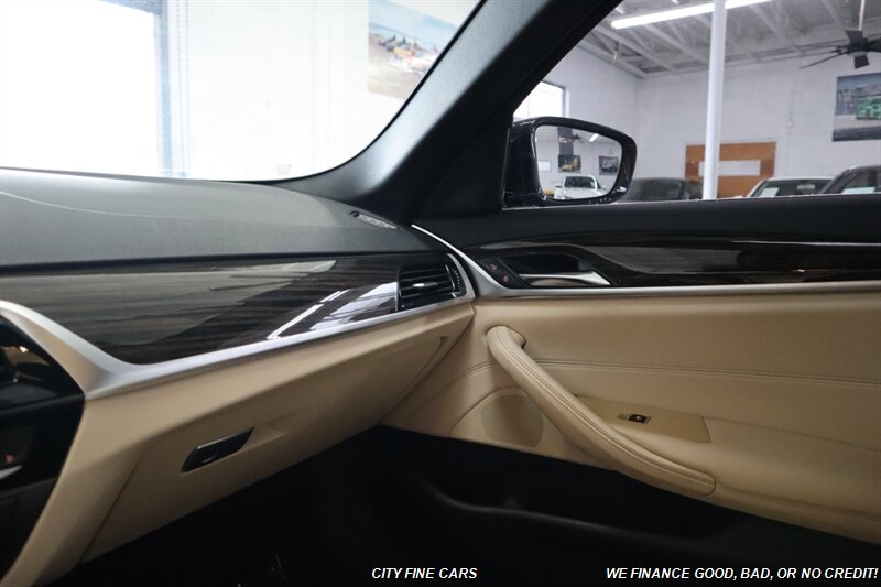 2019 BMW 530e iPerformance - Photo 24 - Panorama City, CA 91402