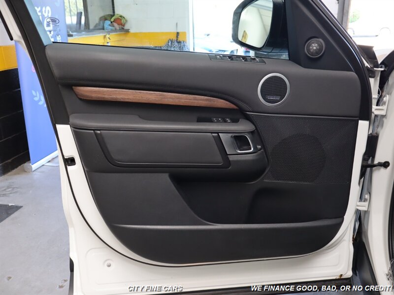 2019 Land Rover Discovery HSE - Photo 15 - Panorama City, CA 91402