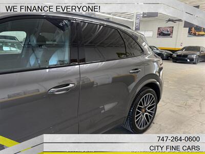 2020 Porsche Cayenne   - Photo 6 - Panorama City, CA 91402