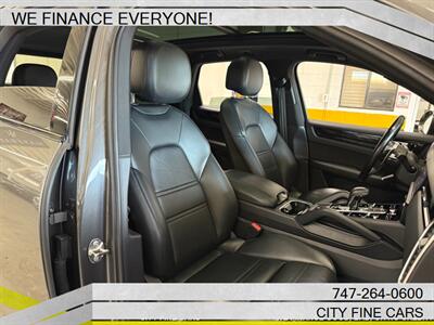 2020 Porsche Cayenne   - Photo 35 - Panorama City, CA 91402