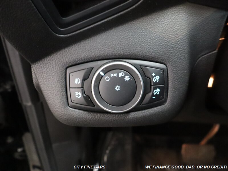 2016 Ford Escape SE - Photo 15 - Panorama City, CA 91402