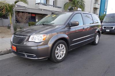 2016 Chrysler Town & Country Touring   - Photo 2 - Panorama City, CA 91402