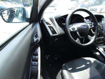 2012 Ford Focus SEL   - Photo 11 - Panorama City, CA 91402