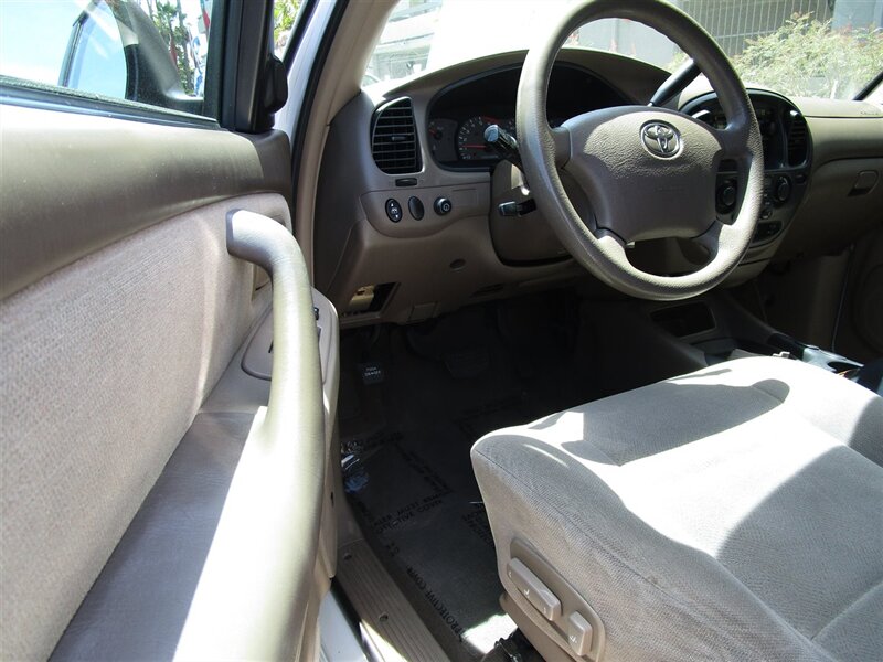 2003 Toyota Sequoia SR5 photo