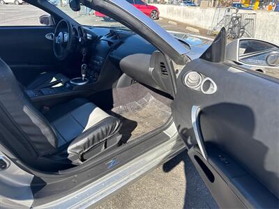 2004 Nissan 350Z Touring   - Photo 21 - North Hills, CA 91343