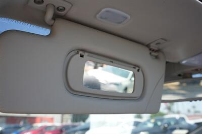 2004 Mercedes-Benz SL 500   - Photo 20 - Panorama City, CA 91402