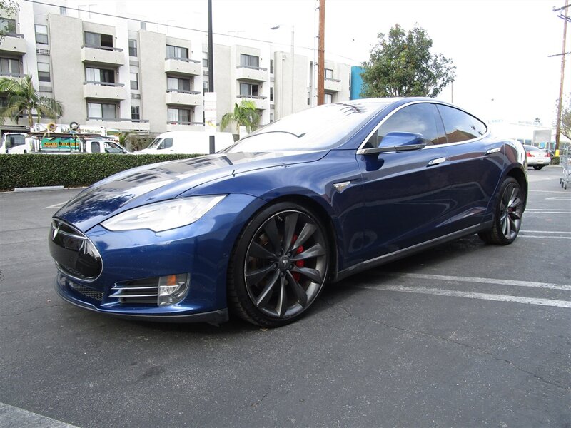 The 2015 Tesla Model S P85D photos
