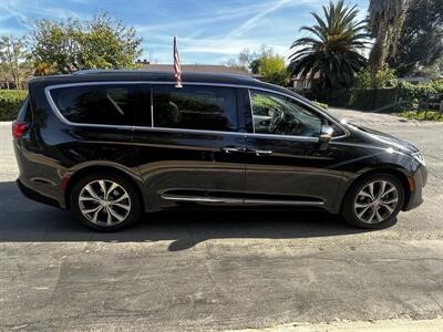 2017 Chrysler Pacifica Limited   - Photo 6 - Panorama City, CA 91402